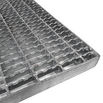 Стальная решетка 390х590х20 мм с насечкой S6